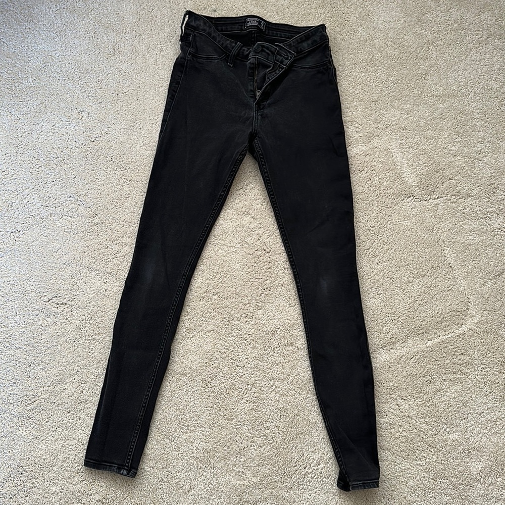 Abercrombie and Fitch black low rise Jean legging